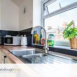- Hampton Apartmán
