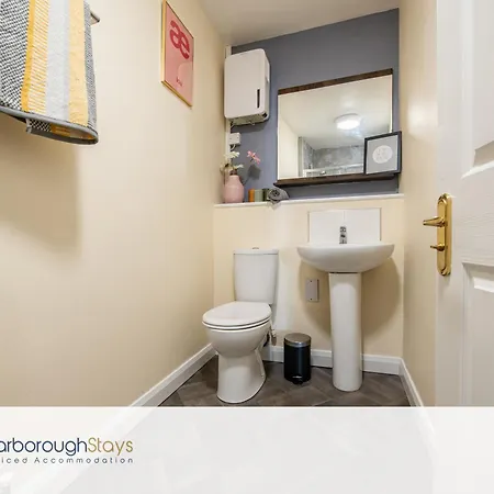 Scarborough Stays - Hampton Apartments Апартаменты