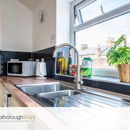 Scarborough Stays - Hampton Apartments Апартаменты